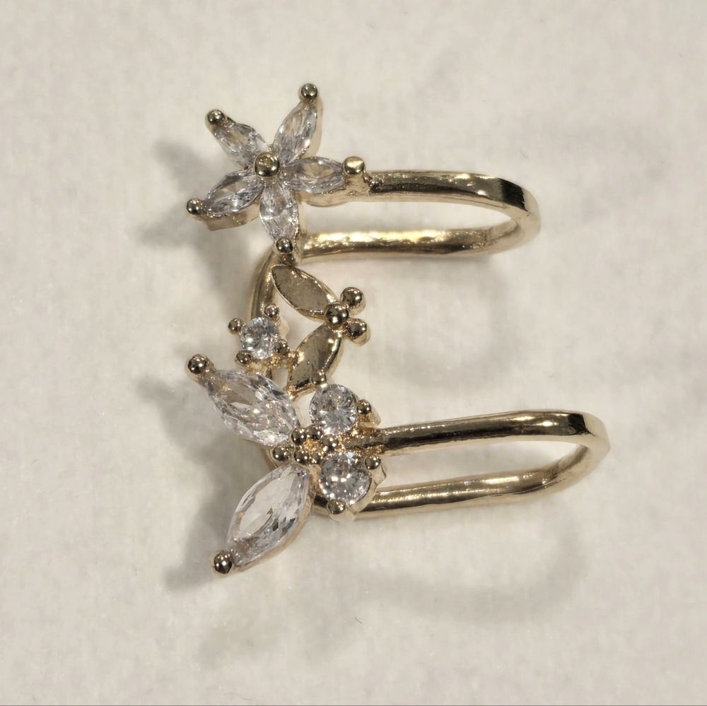 Gorgeous 2-Tiered Gold Toned Earcuff With Crystals